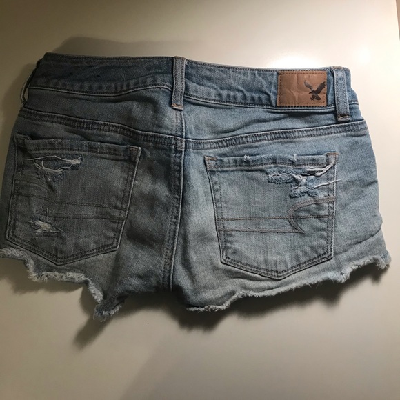 American Eagle Low Rise Jean Shorts - Picture 2 of 4